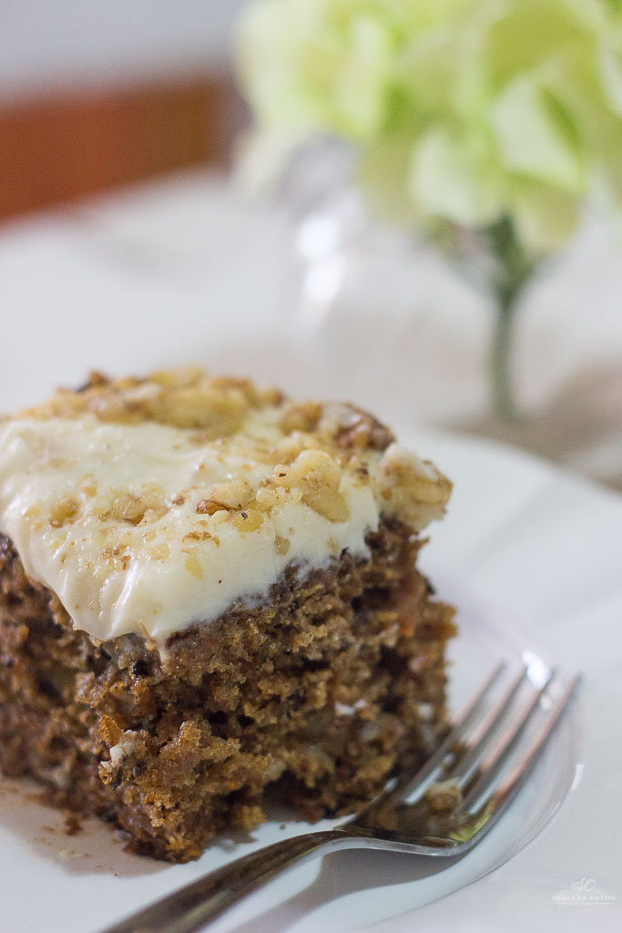 This is seriously the best CARROT CAKE Ever!!!