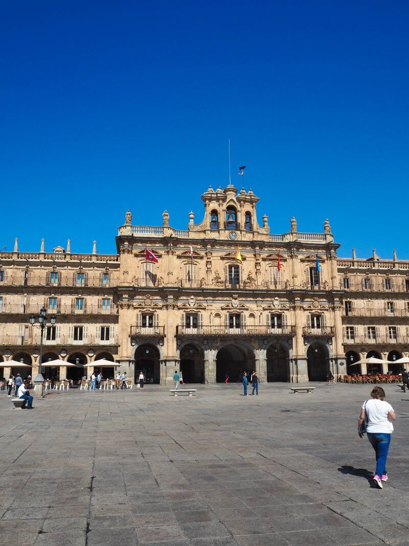 We frenquently visited Plaza Mayor in the centre of Salamanca because it is filled with restarants where you can enjoy my favourite Spanish drink i.e. Tinto Verano (red wine mixed with lemon soda) or tapas.
