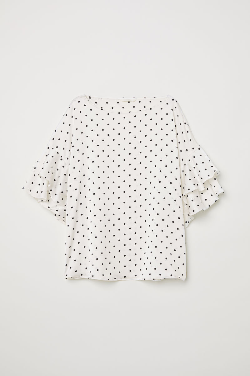 SHOP MY INSTAGRAM Polka dot blouse with flounced sleeves