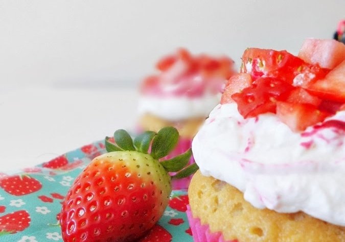 Strawberry Cream Cupcakes