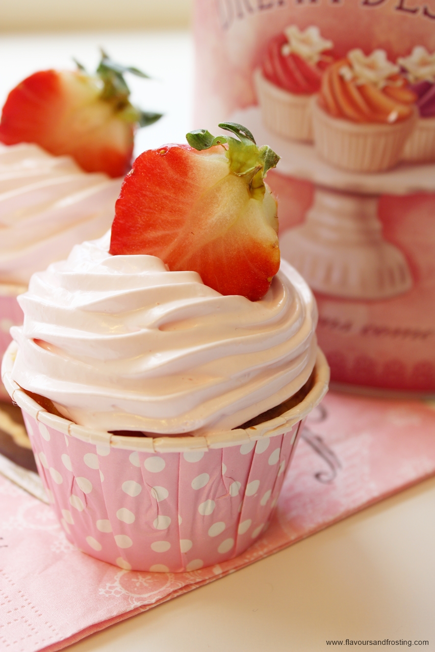 Vanilla Buttermilk Cupcake RecipeMarshmallow Frosting Vanilla Buttermilk Cupcake RecipeMarshmallow Frosting