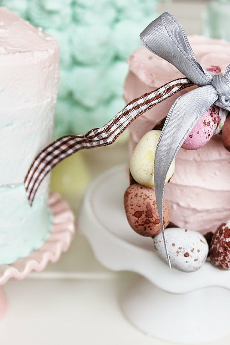 Pastel Mini Cakes decorated for Easter | FlavoursandFrosting.com