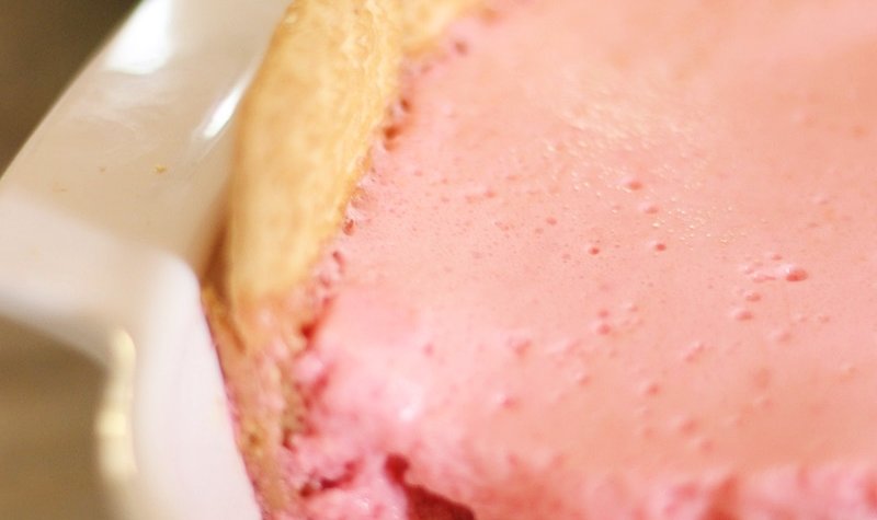 An easy guava tart that sets in the fridge.