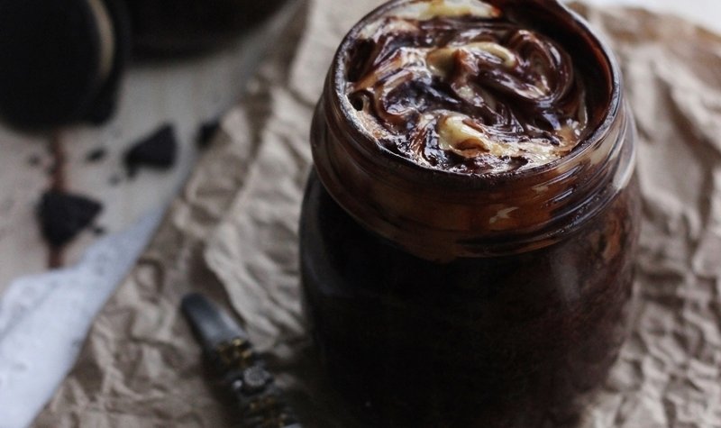 These Chocolate Peanut Butter Oreo Jar Cakes made with Peanut Butter Oreos are seriously too good to even describe...
