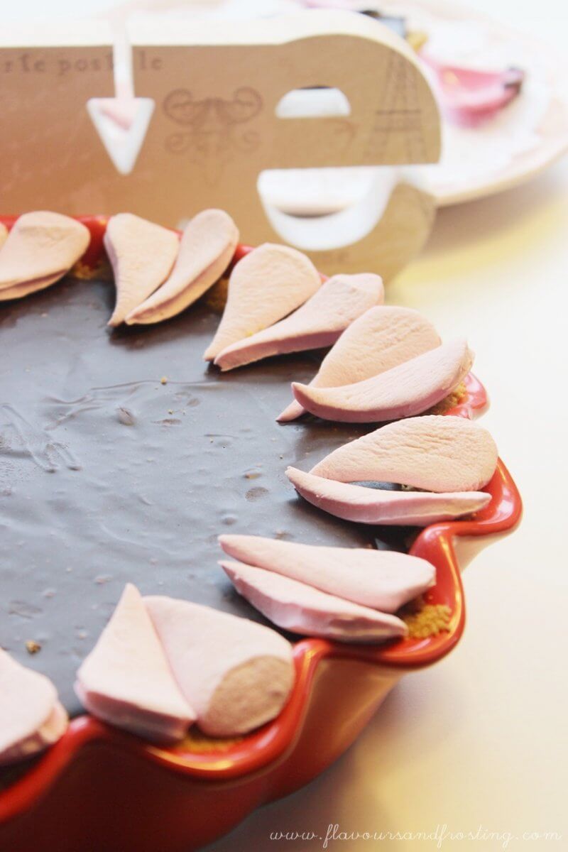 Valentines Dessert Recipes - Chocolate Pie made with easy chocolate ganache and cookie crust