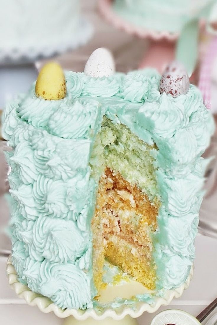 Pastel Mini Layer Cakes for Easter | Layer Cakes for Easter round-up on FlavoursandFrosting.com