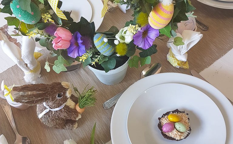 EASY EASTER CRAFTS! Easy Easter Tablescapes that'll WOW your guests!