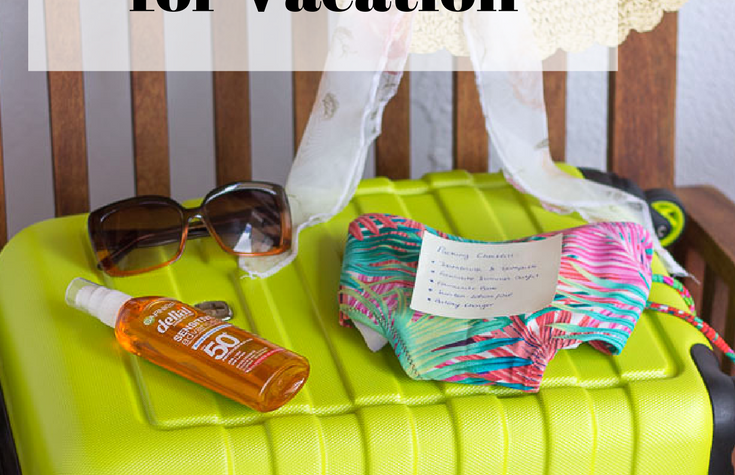 This is my last minute Packing Checklist for Vacation. Use this before zipping your suitcase close and you won´t forget anything!