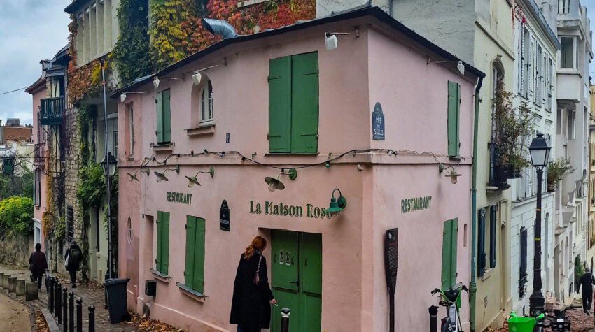 Pink house in a neighbourhood in Paris called Montmartre