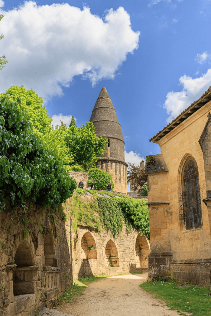 One Day in Sarlat la Caneda in Dordogne France: The Only Day Itinerary You Need!