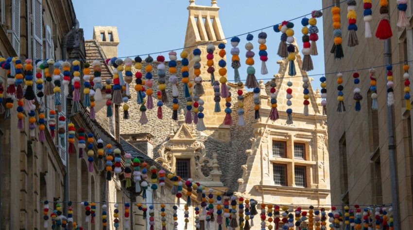 One Day in Sarlat la Caneda in Dordogne France: The Only Day Itinerary You Need!
