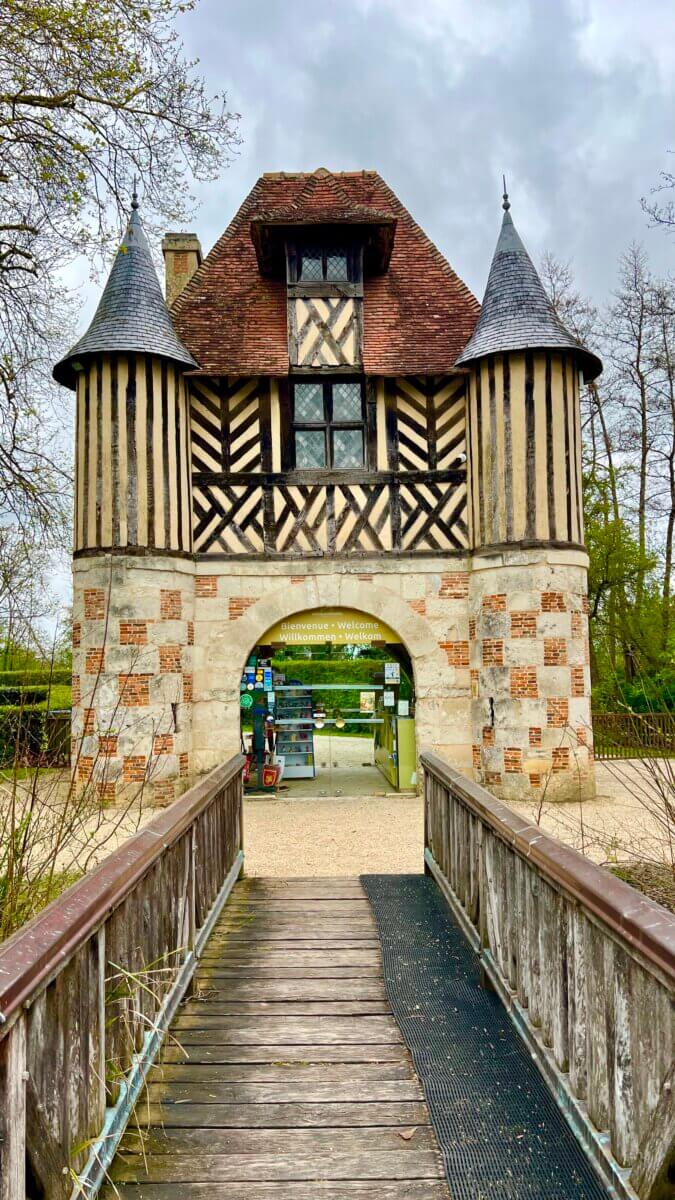 This is the gatehouse (porterie) of the Château de Crèvecœur-en-Auge in Normandy, France.