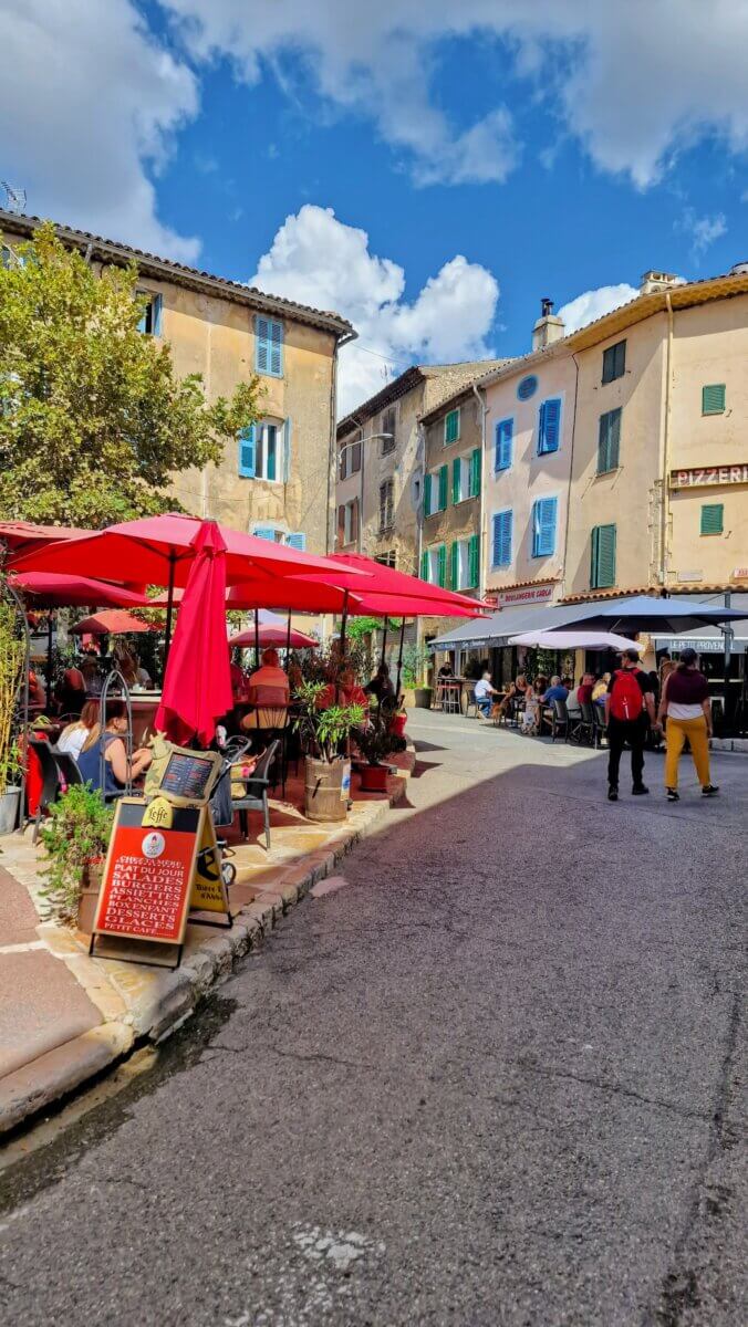 Provence France: Is This The Best Road Trip in France For First Time Visitors?