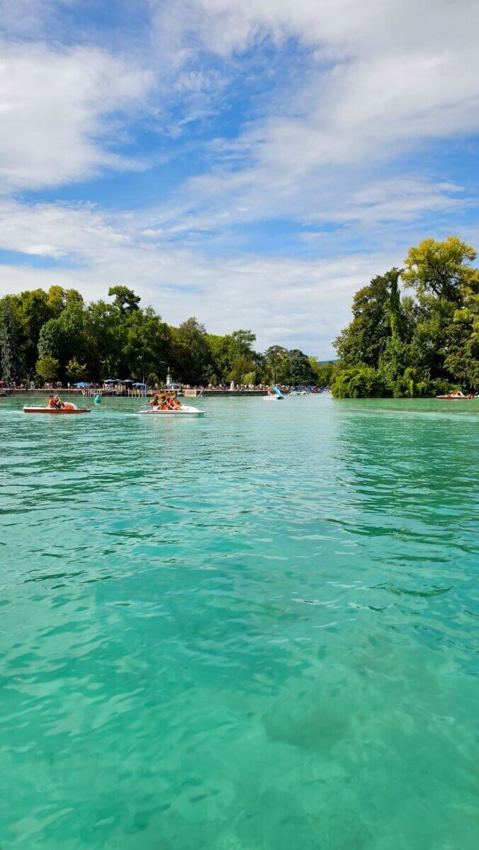 A Travel Guide to Annecy France: Best Restaurants & Day Trips Nearby