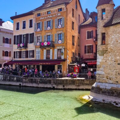 A Travel Guide to Annecy France: Best Restaurants & Day Trips Nearby