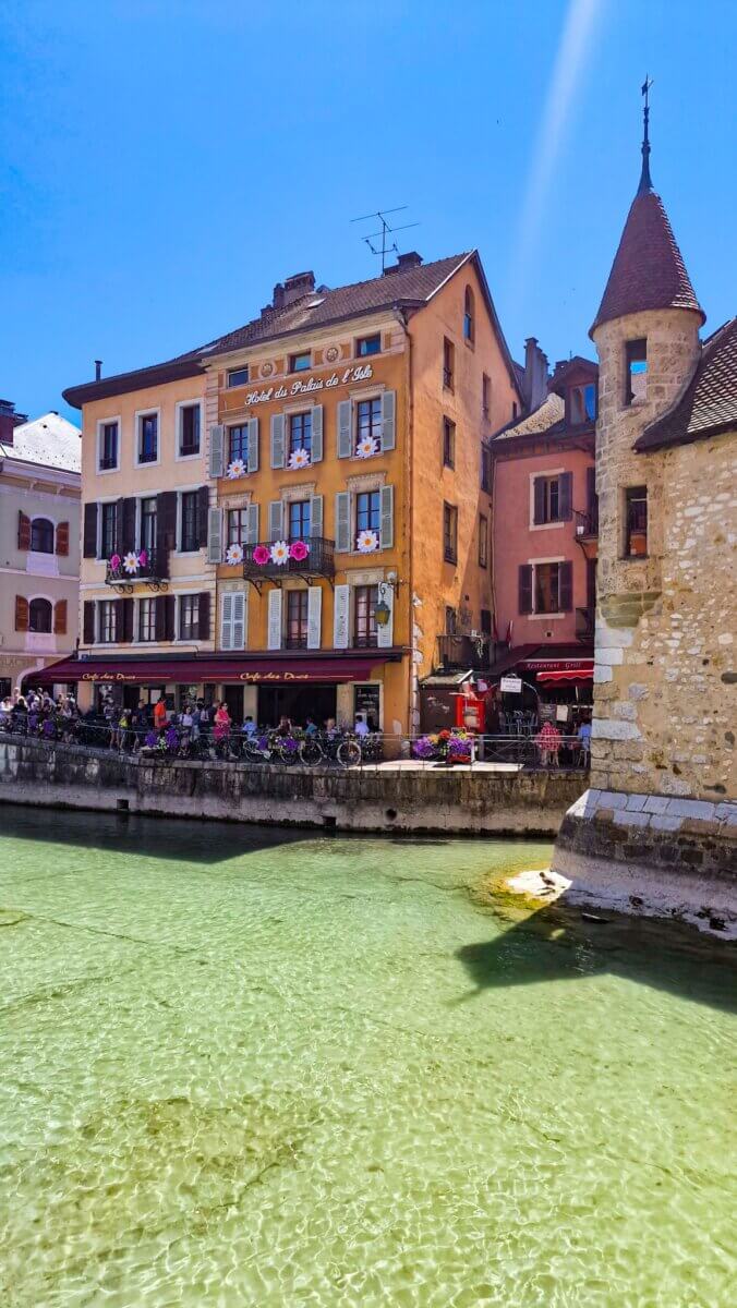 A Travel Guide to Annecy France: Best Restaurants & Day Trips Nearby