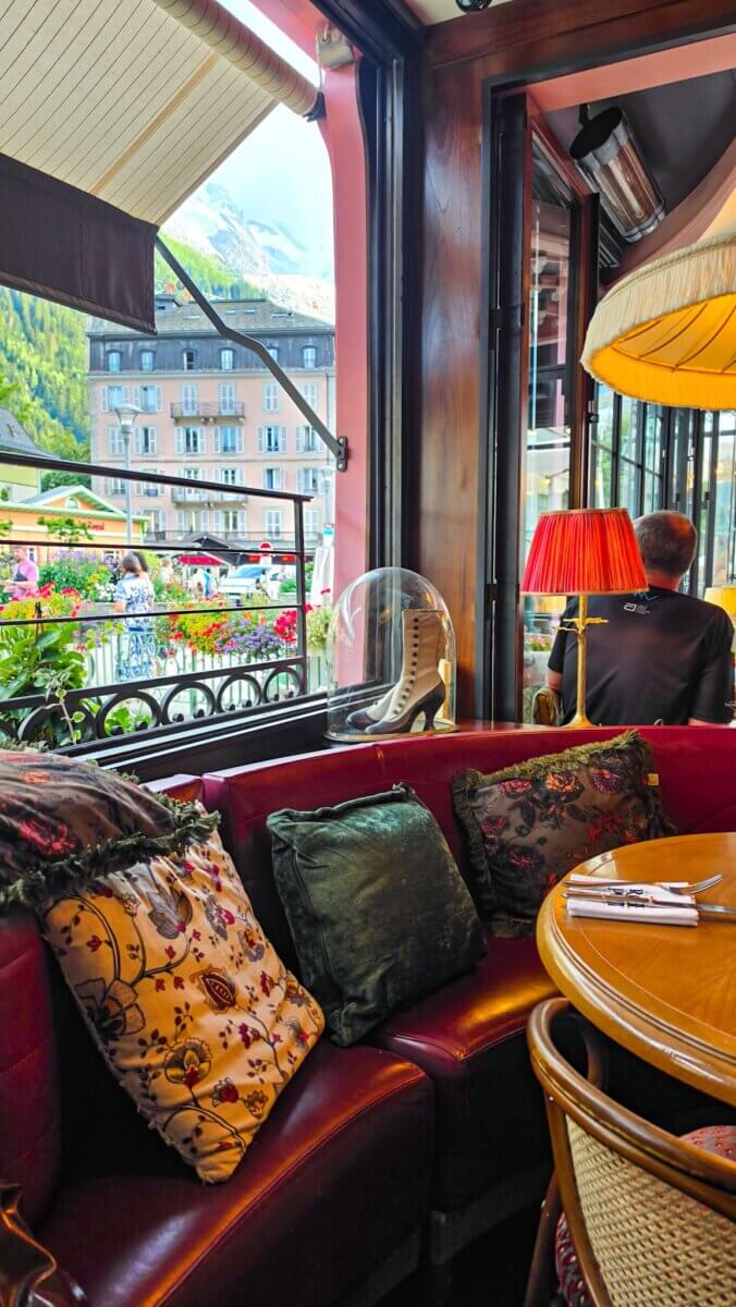 A Travel Guide to Annecy France: Best Restaurants & Day Trips Nearby